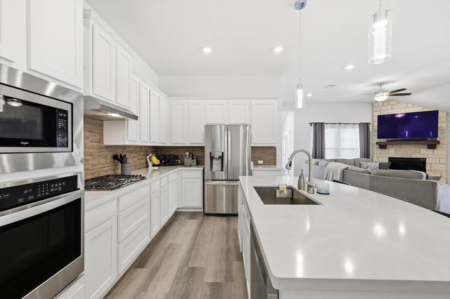 6612 Cedarhurst Court, Denton, TX 76226