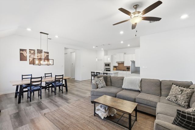 6612 Cedarhurst Court, Denton, TX 76226