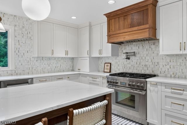 89 Whitney Rd, Millburn Twp., NJ 07078