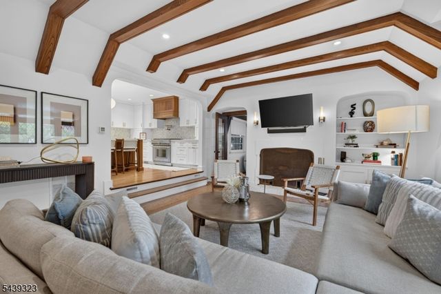 89 Whitney Rd, Millburn Twp., NJ 07078
