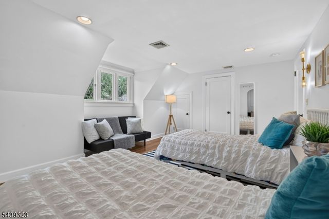 89 Whitney Rd, Millburn Twp., NJ 07078