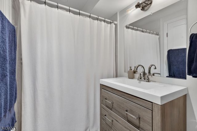 89 Whitney Rd, Millburn Twp., NJ 07078