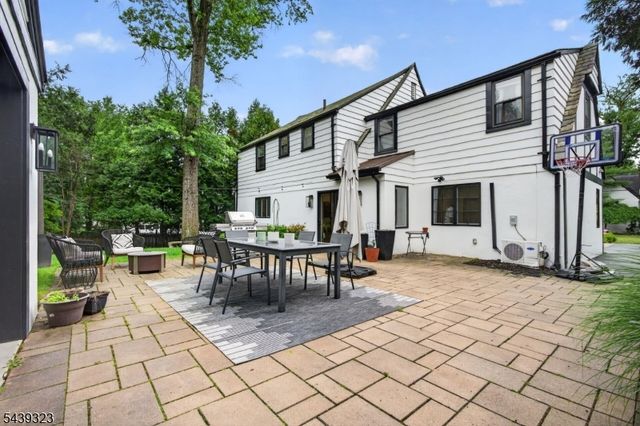 89 Whitney Rd, Millburn Twp., NJ 07078