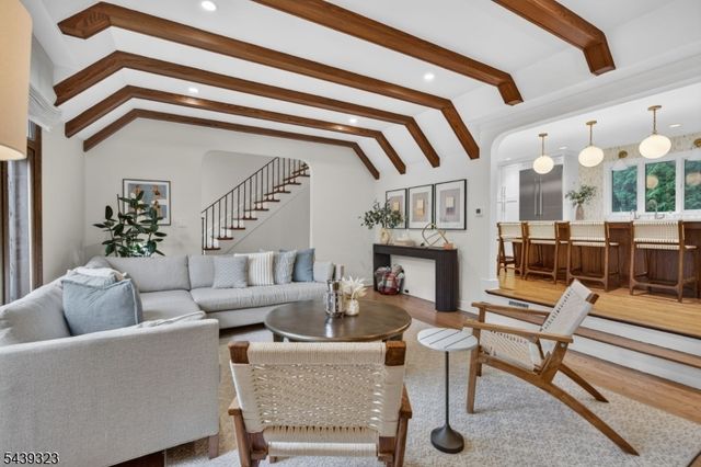 89 Whitney Rd, Millburn Twp., NJ 07078
