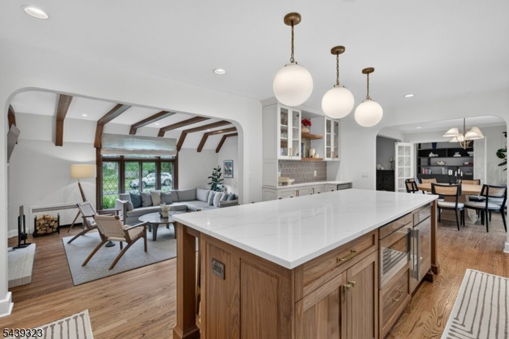 89 Whitney Rd, Millburn Twp., NJ 07078