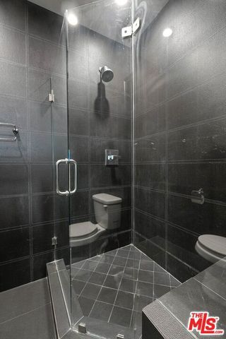 825 S Le Doux Road 303, Los Angeles, CA 90035