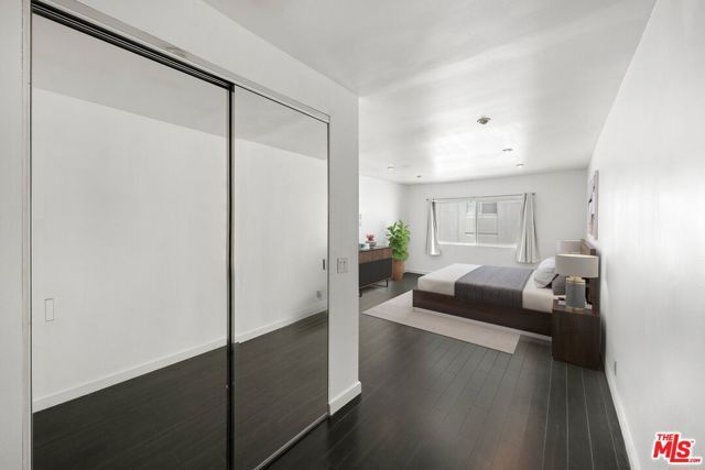 825 S Le Doux Road 303, Los Angeles, CA 90035