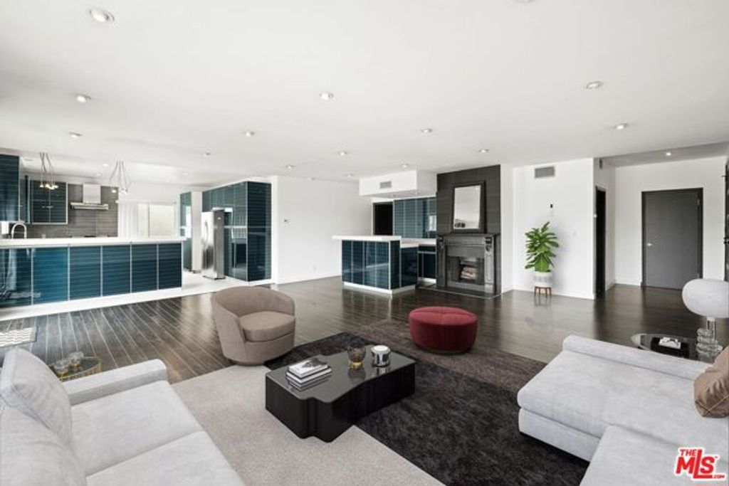 825 S Le Doux Road 303, Los Angeles, CA 90035