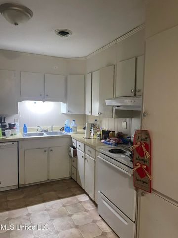 3361 Oakview Drive, Jackson, MS 39212