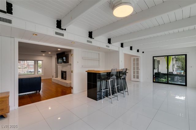 2875 Rosanna Street, Las Vegas, NV 89117