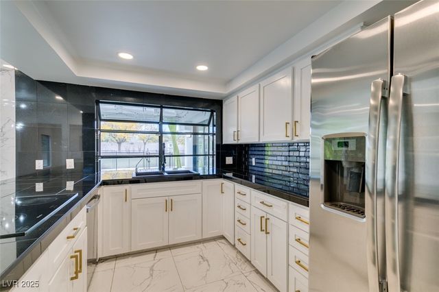 2875 Rosanna Street, Las Vegas, NV 89117