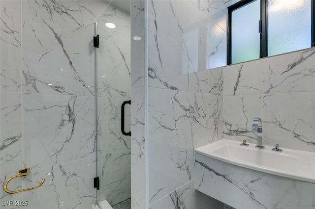 2875 Rosanna Street, Las Vegas, NV 89117