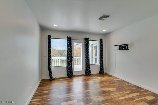 2875 Rosanna Street, Las Vegas, NV 89117