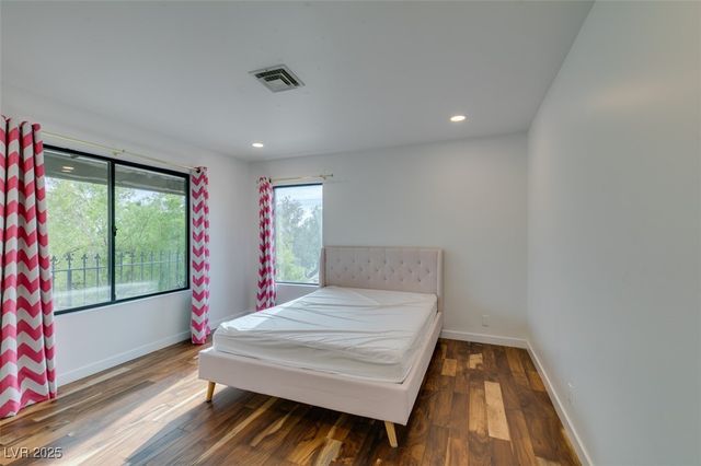 2875 Rosanna Street, Las Vegas, NV 89117