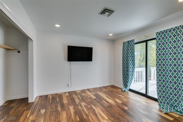 2875 Rosanna Street, Las Vegas, NV 89117