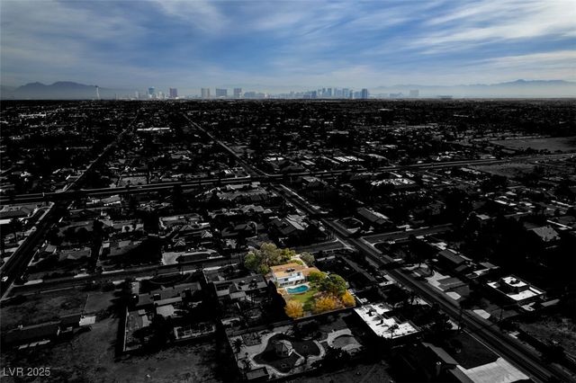 2875 Rosanna Street, Las Vegas, NV 89117