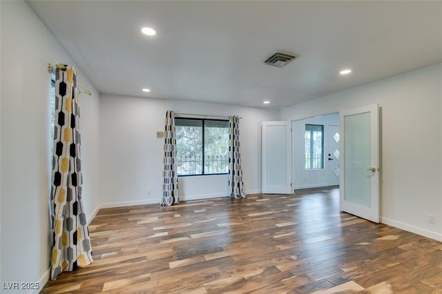 2875 Rosanna Street, Las Vegas, NV 89117