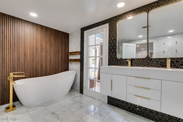 2875 Rosanna Street, Las Vegas, NV 89117