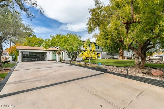 2875 Rosanna Street, Las Vegas, NV 89117