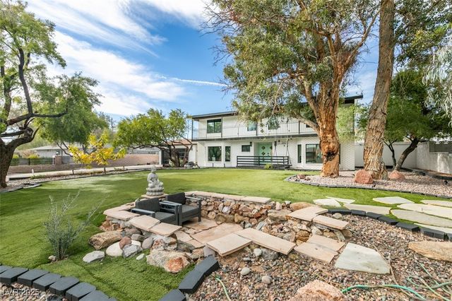 2875 Rosanna Street, Las Vegas, NV 89117