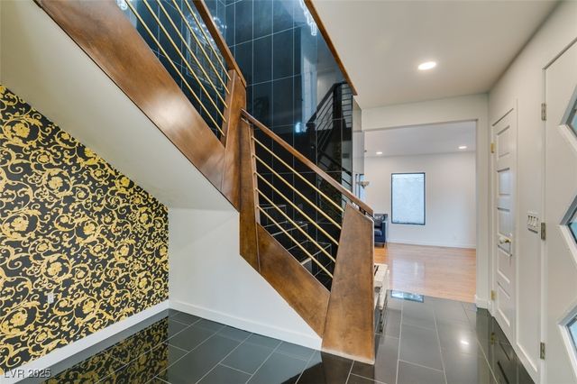 2875 Rosanna Street, Las Vegas, NV 89117