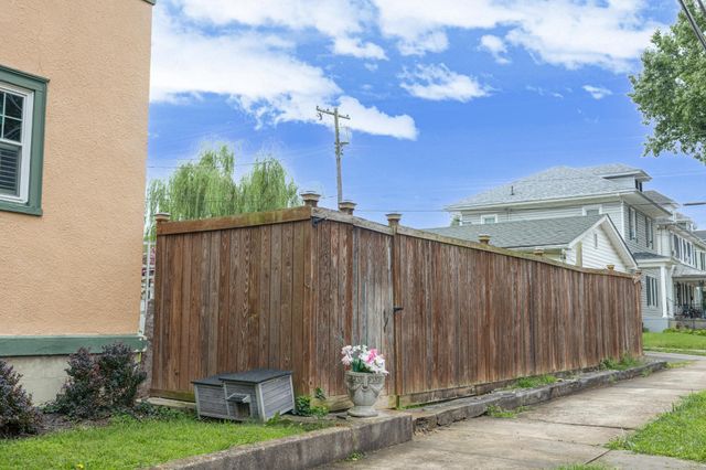 1025 W KING ST, Martinsburg, WV 25401