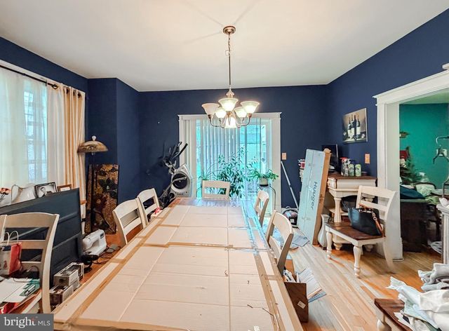 1025 W KING ST, Martinsburg, WV 25401