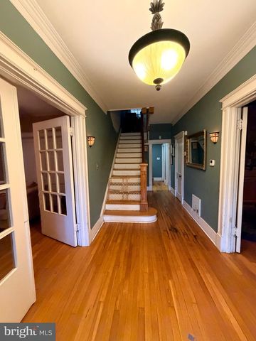1025 W KING ST, Martinsburg, WV 25401