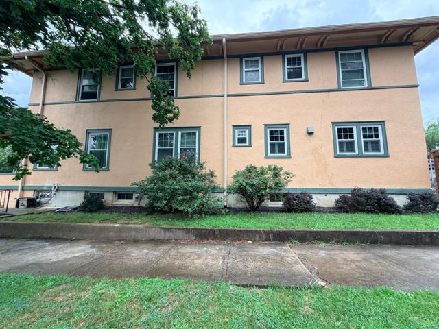 1025 W KING ST, Martinsburg, WV 25401