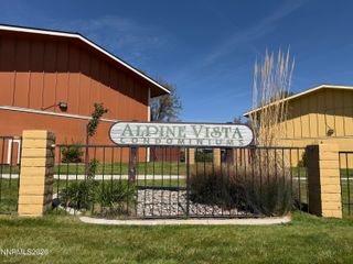 865 Nutmeg Place APT 11, Reno, NV 89502