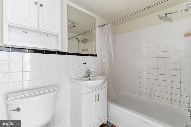 1640 LOMBARD ST, Philadelphia, PA 19146