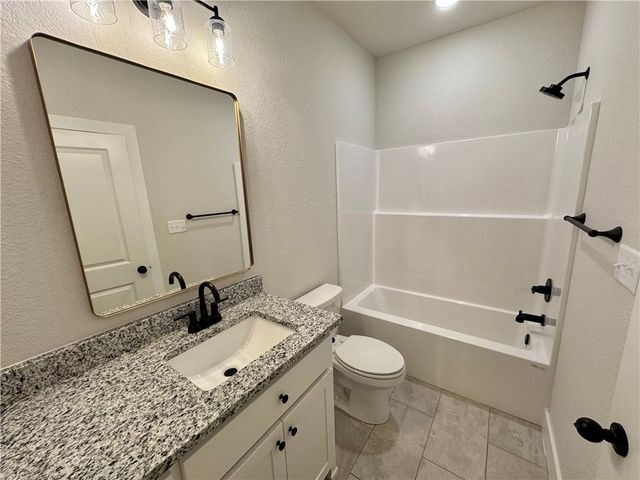 127 N Hawkstone Drive, Fayetteville, AR 72704