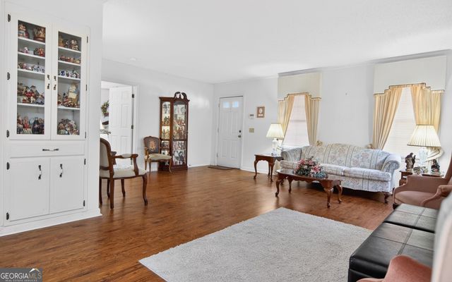 127 W Stuart Avenue, Lyons, GA 30436