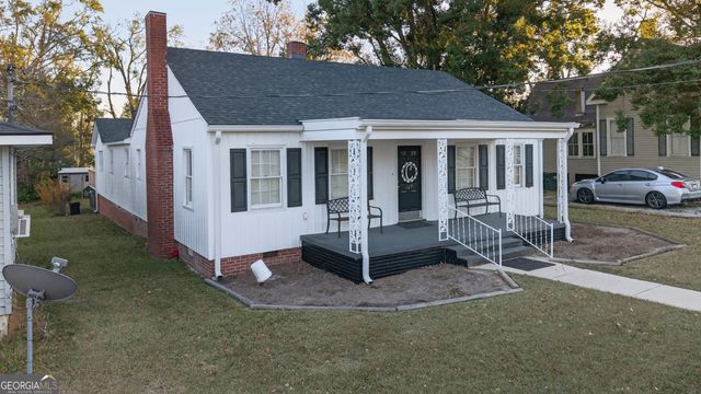 127 W Stuart Avenue, Lyons, GA 30436
