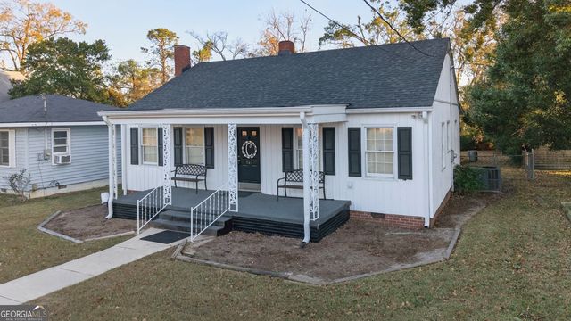 127 W Stuart Avenue, Lyons, GA 30436