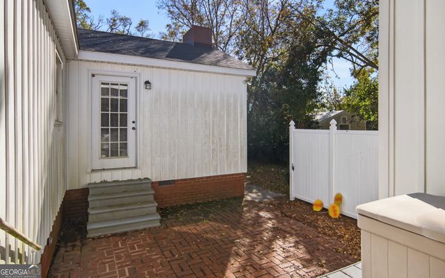 127 W Stuart Avenue, Lyons, GA 30436