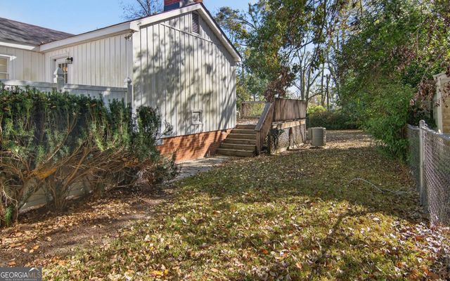 127 W Stuart Avenue, Lyons, GA 30436