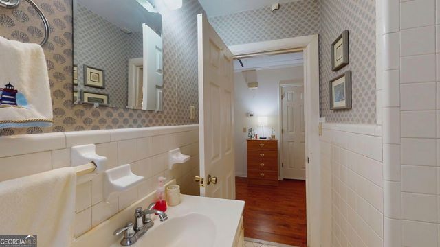 127 W Stuart Avenue, Lyons, GA 30436