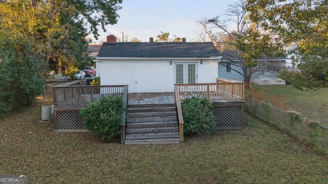 127 W Stuart Avenue, Lyons, GA 30436