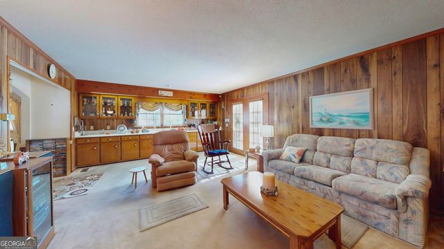 127 W Stuart Avenue, Lyons, GA 30436