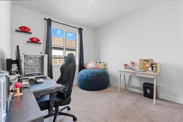 3320 E Laura Avenue, Visalia, CA 93292