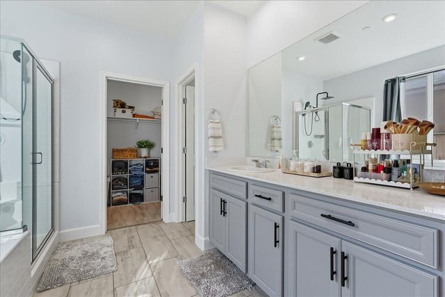 3320 E Laura Avenue, Visalia, CA 93292