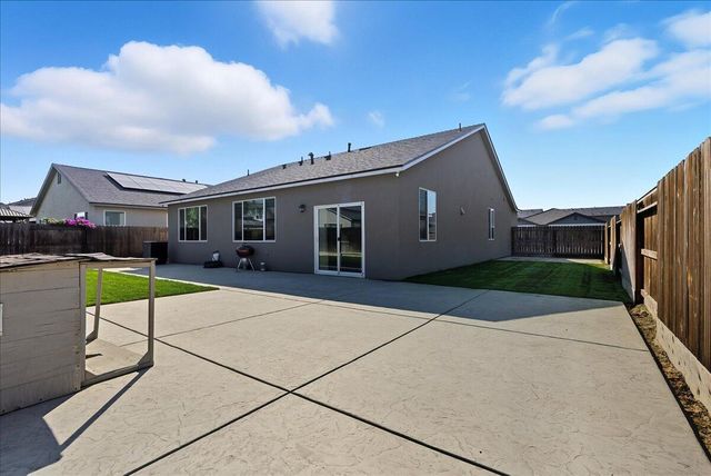 3320 E Laura Avenue, Visalia, CA 93292