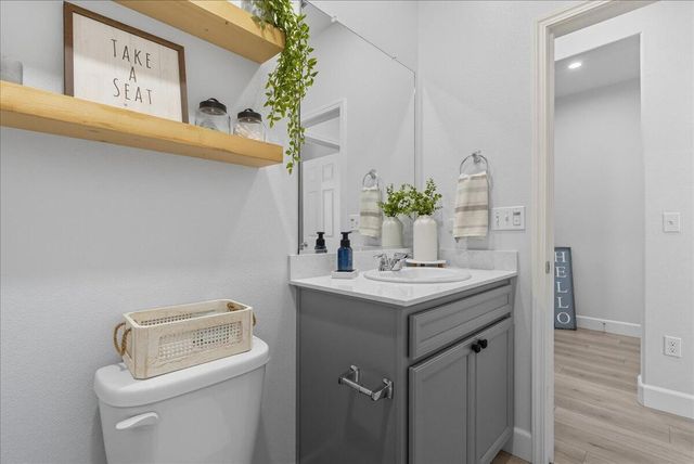 3320 E Laura Avenue, Visalia, CA 93292