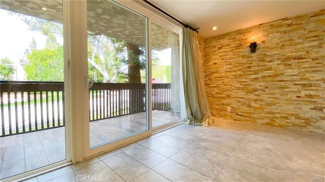 5901 Canterbury Drive 11, Culver City, CA 90230