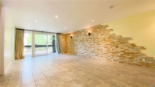 5901 Canterbury Drive 11, Culver City, CA 90230