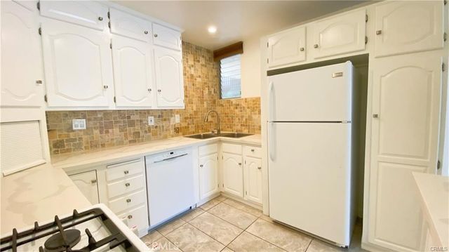 5901 Canterbury Drive 11, Culver City, CA 90230