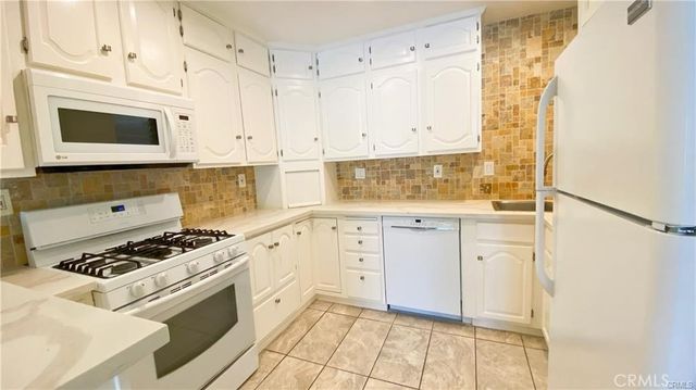 5901 Canterbury Drive 11, Culver City, CA 90230