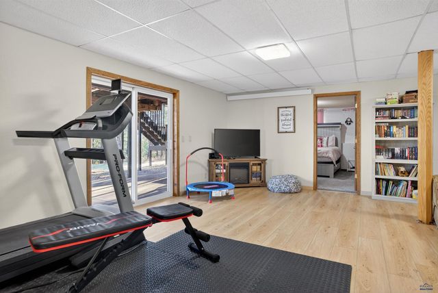 24546 PINEWOOD TR, Hermosa, SD 57744