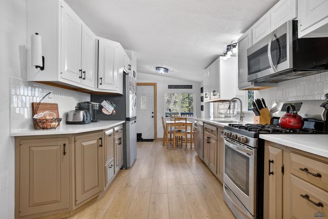 24546 PINEWOOD TR, Hermosa, SD 57744
